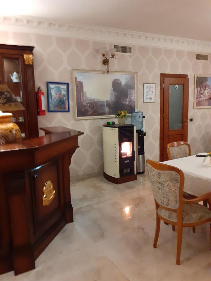 Hotel Guri Elbasan Esterno foto